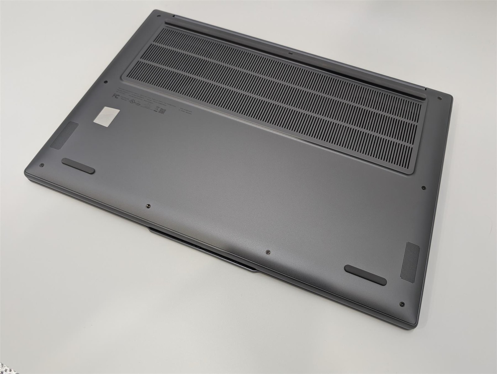 Lenovo IdeaPad Pro 5 16″ Ultra 9 285H 32GB 1TB SSD RTX Luna Grey Used-Very Good