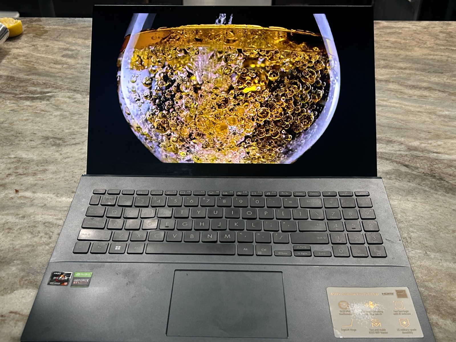 ASUS ZenBook Pro 15 OLED Ryzen 9 5900HX RTX 3050 Ti