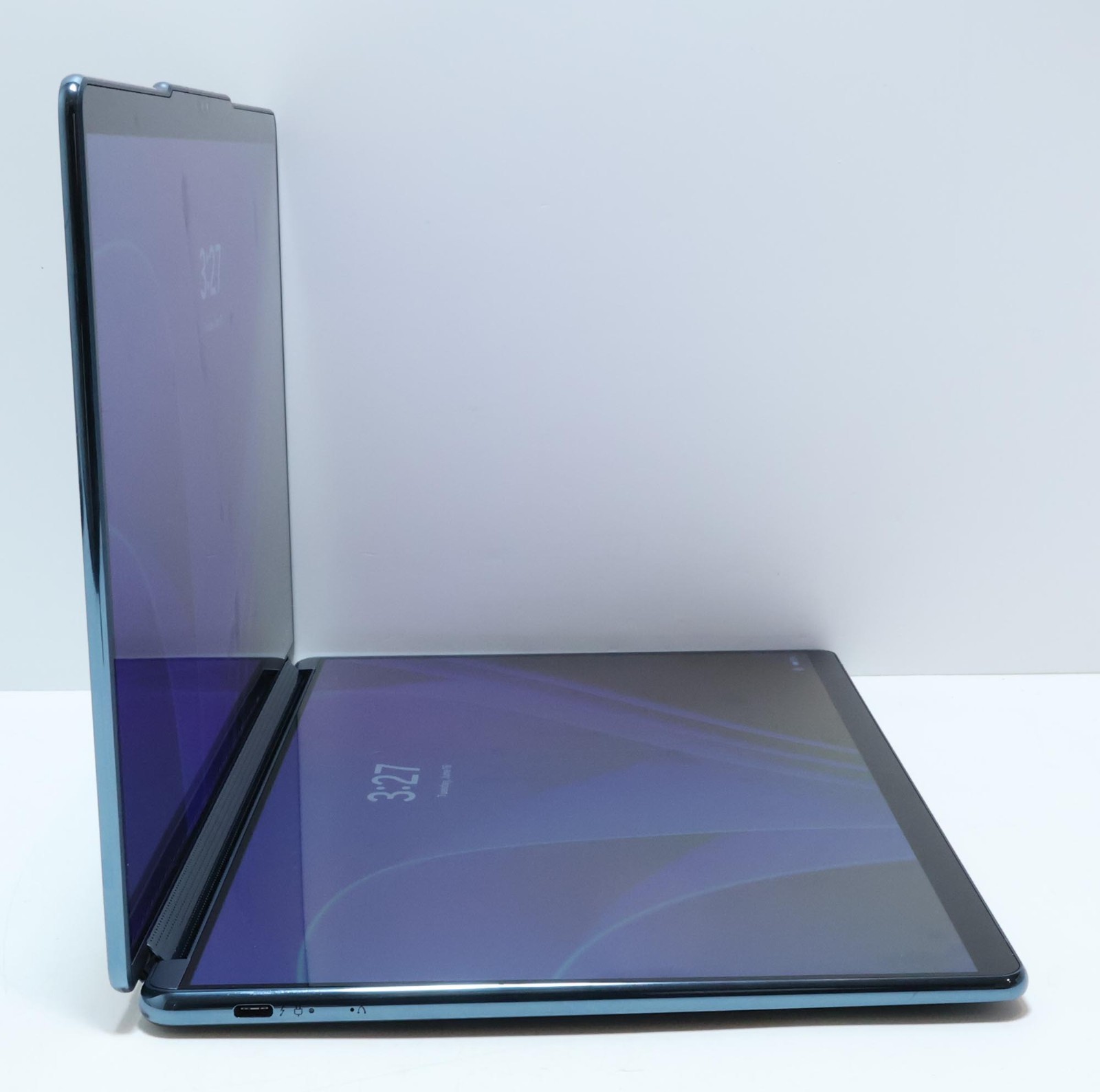 Lenovo Yoga Book 9i 2-in-1 Intel Core Ultra 7 155U 16GB 1TB 13.3″ 13IMU9