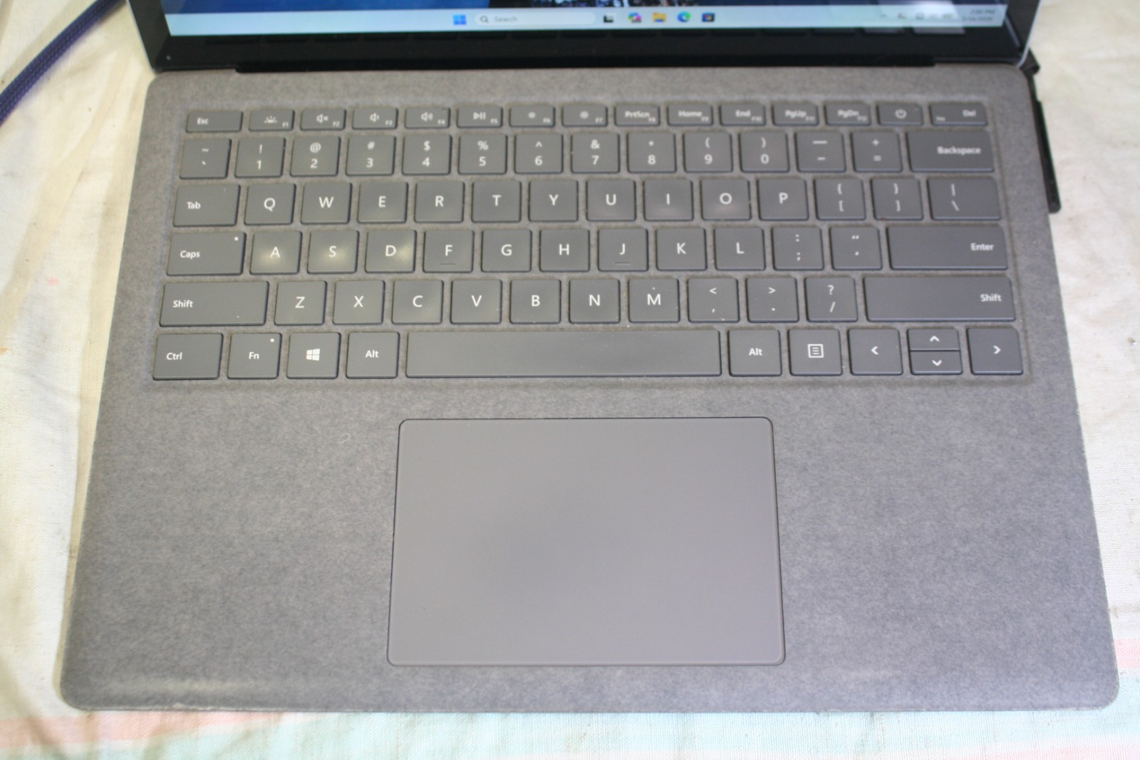 Microsoft Surface Laptop 4 13.5″ i5-1145G7,2.60GHz 8GB 256GB SSD Win 11 Pro 1951