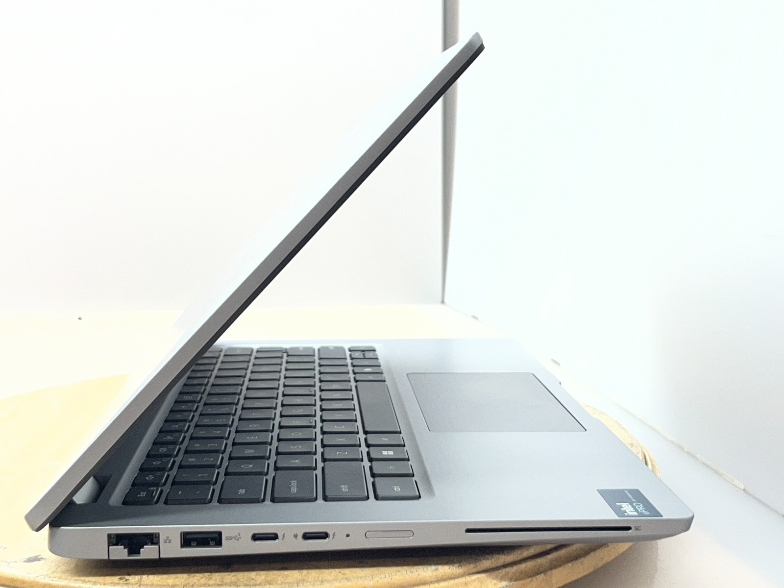 DELL LATITUDE 5450 ULTRA 5-135U@4.40GHz 8GB NO SSD/OS *Check Pictures*