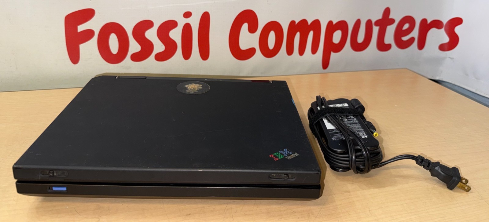IBM ThinkPad T30 Type 2672 Laptop with Docking Station and Power Adapter KL