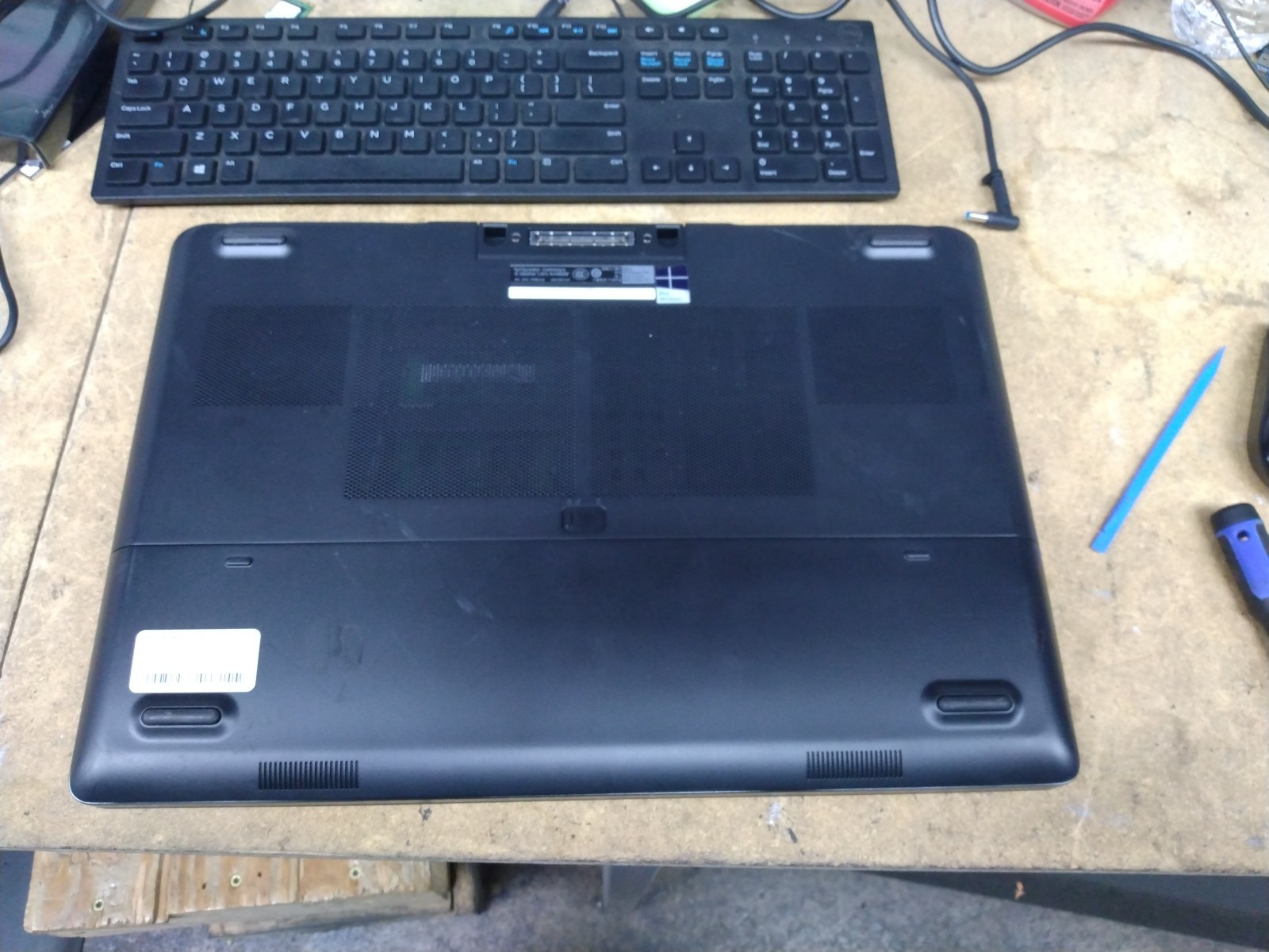 Dell Precision 7710 17.3″ FHD i7-6820HQ 32GB RAM 256GB SSD Quadro M3000M No OS