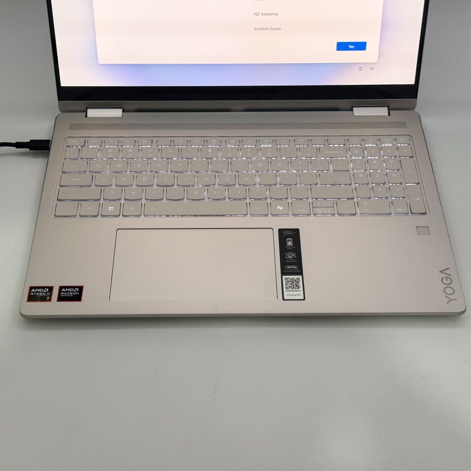 Lenovo Yoga 7a 16″ 2K OLED Touch Ryzen AI 7 24GB 512GB Copilot+ PC Laptop