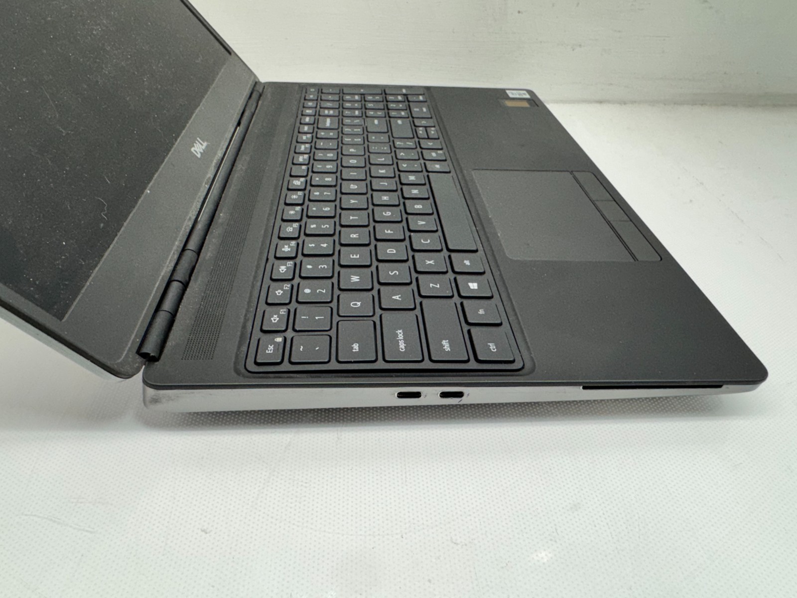 Dell Precision 7550 15.6″ Intel i7-10850H@2.7GHz 16GB 256G T2000 Nocamera series