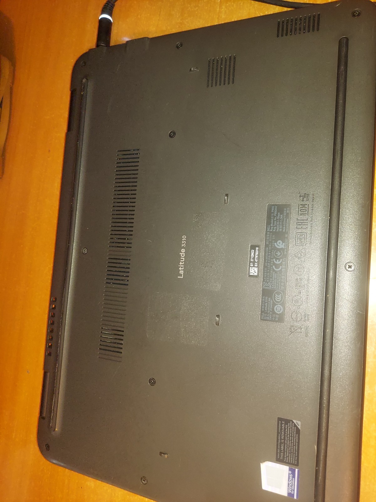 Dell Latitude Touchscreen 3310 13.3″ i5 4GB RAM 256GB SSD Windows HDMI Black