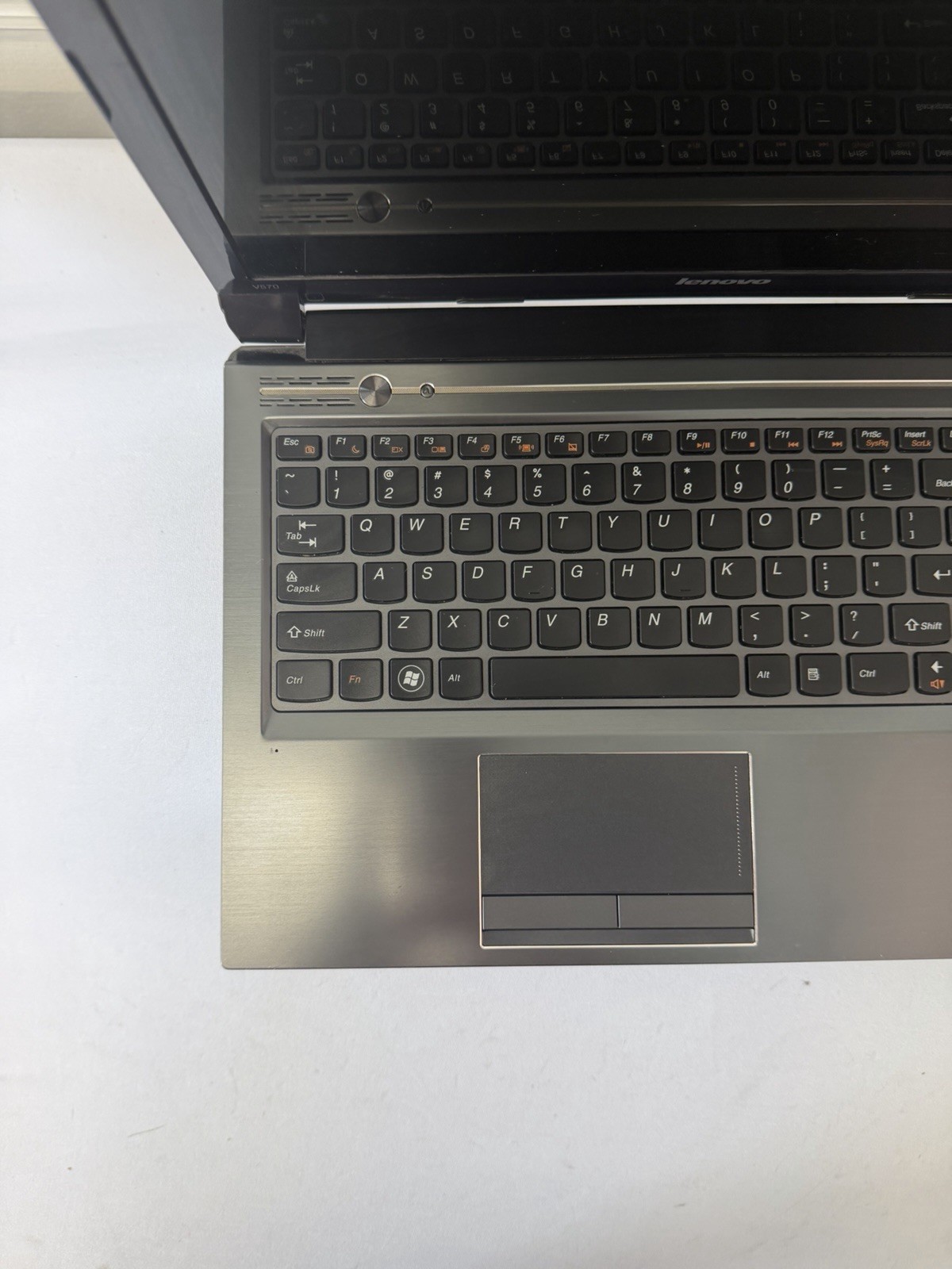 Lenovo V570 Laptop – Good Screen – Intel i5-2450M – RAM 6 GB – Read Des