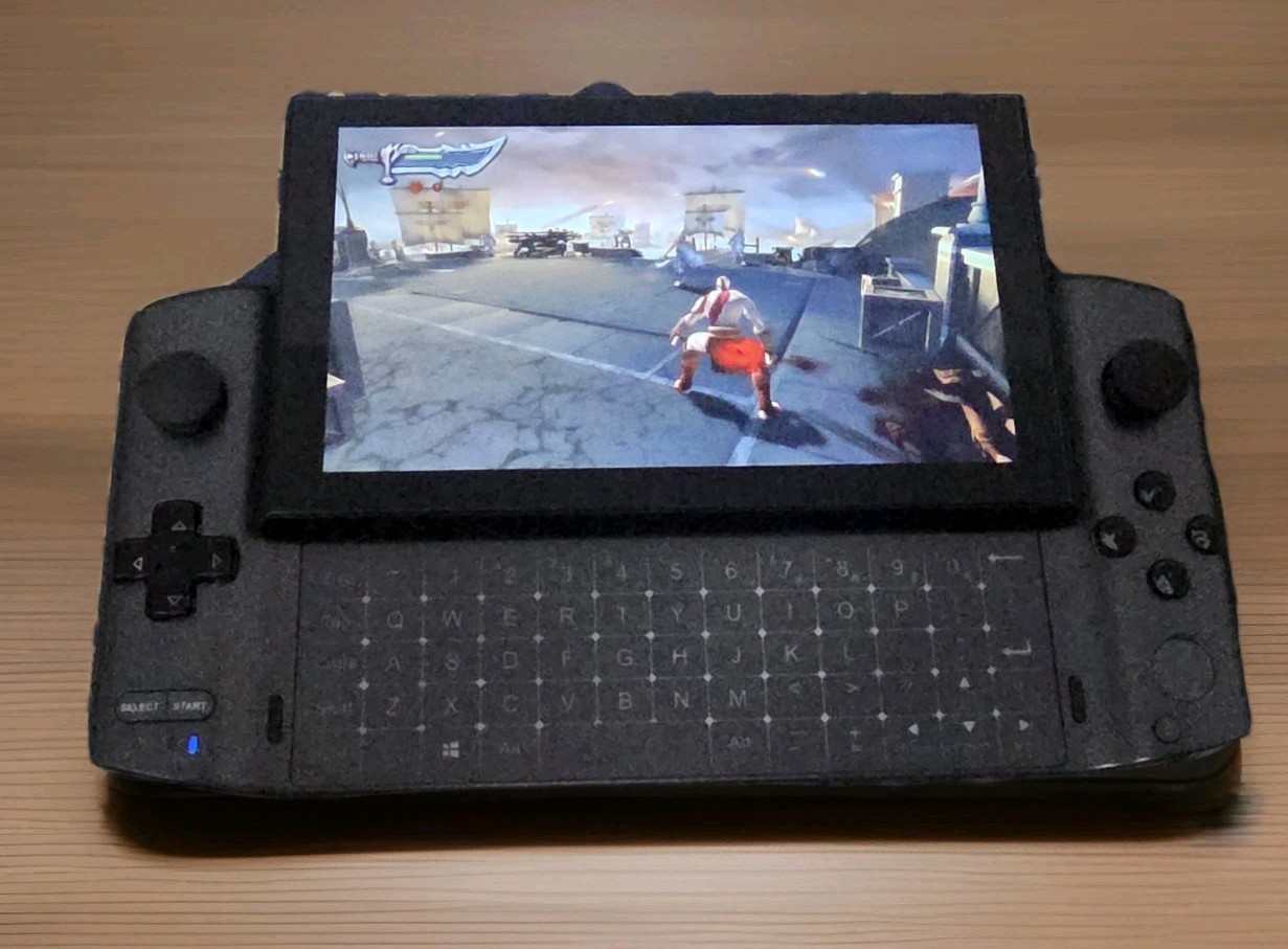 GPD win 3( i7-1195G7);SECREEN PROTECTOR, 2TB.