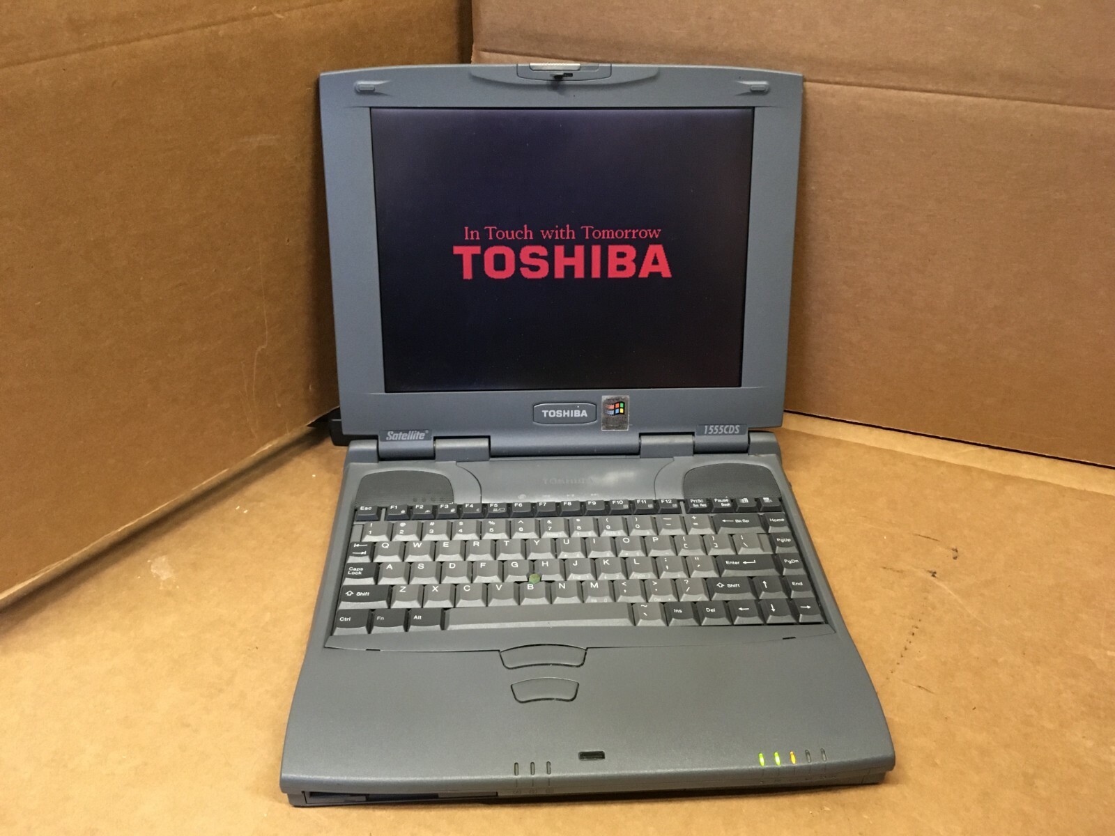 VINTAGE TOSHIBA SATELLITE 1555CDS WINDOWS 98 LAPTOP FLOPPY PARALLEL SERIAL