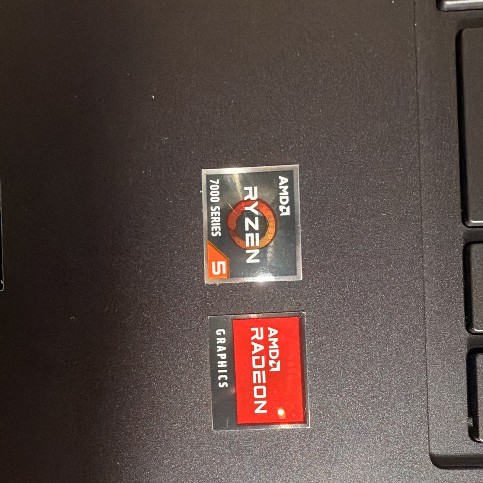 HP Victus 15, Ryzen 5 7535HS 512GB RX6550M screen not working better than 3050