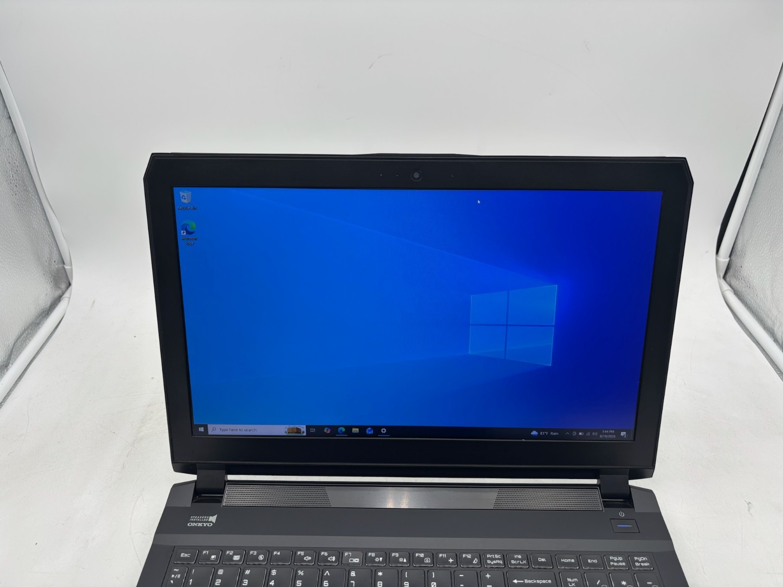 Sager Gaming P650HP 15.6″ 512 GB SSD + 1 TB HDD 16 GB RAM i7-7700HQ GTX 1060