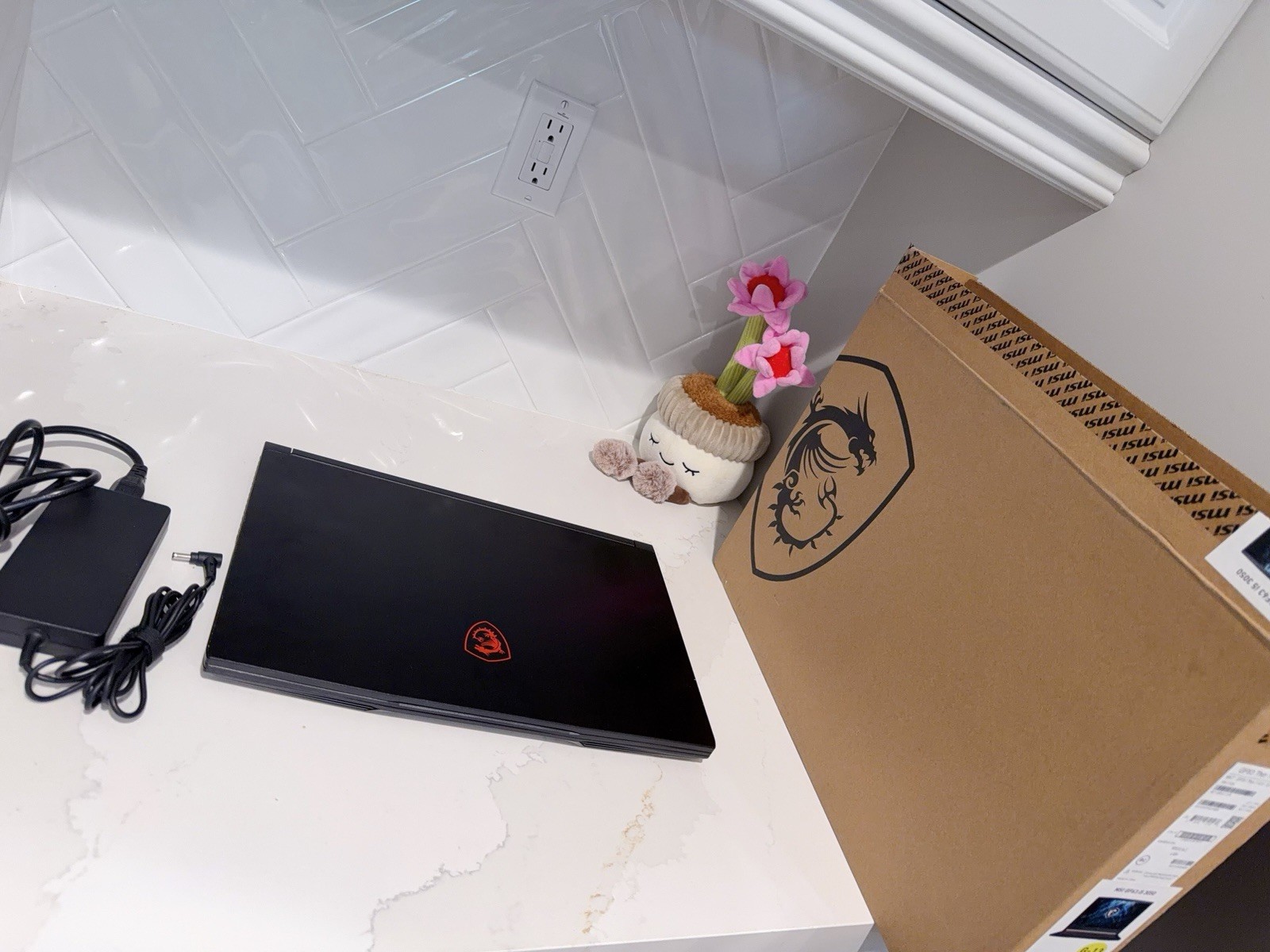 MSI GF63 thin 11UC 15.6″ FHD 144Hz i7-11800H RTX 3050 RAM updated 64GB/512GB
