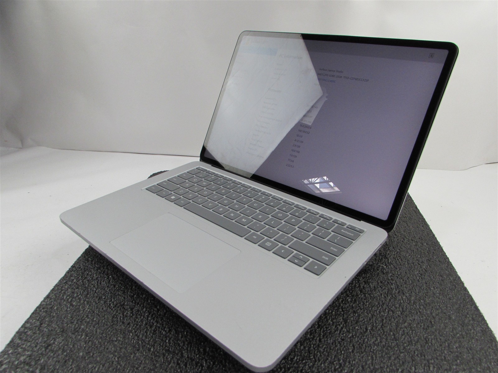 Microsoft Surface Laptop Studio 1964 i7-11370H 1TB SSD 32GB RTX A2000 *No A/C*