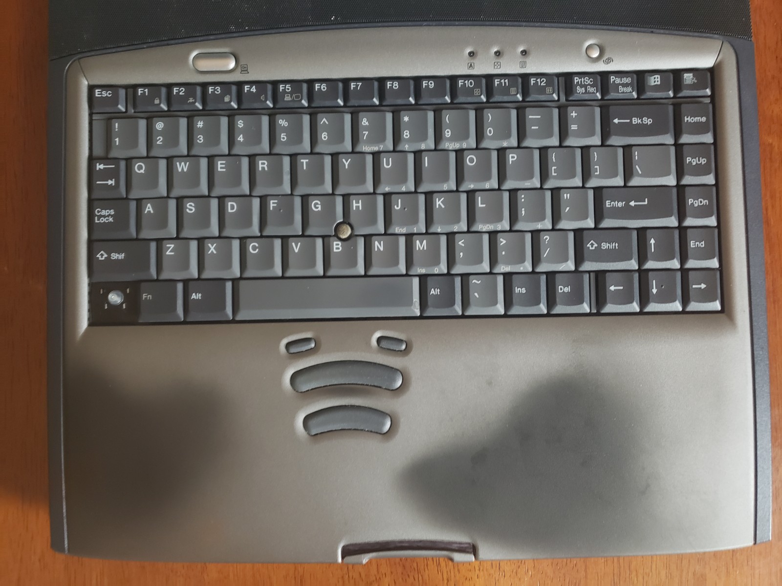 Rare Toshiba Satellite 2800-S202 Laptop Posts To Bios Good Batt P3 700mhz 128mb