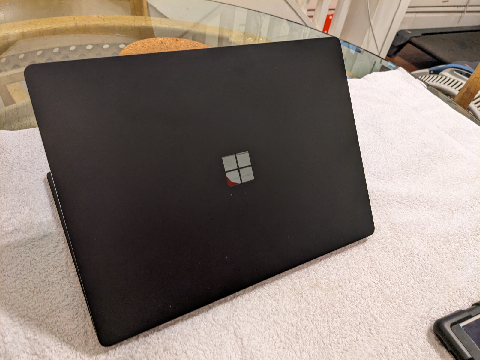 Microsoft Surface Laptop 4 13.5″ Touchscreen i5-1135G7 8GB RAM 512GB SSD
