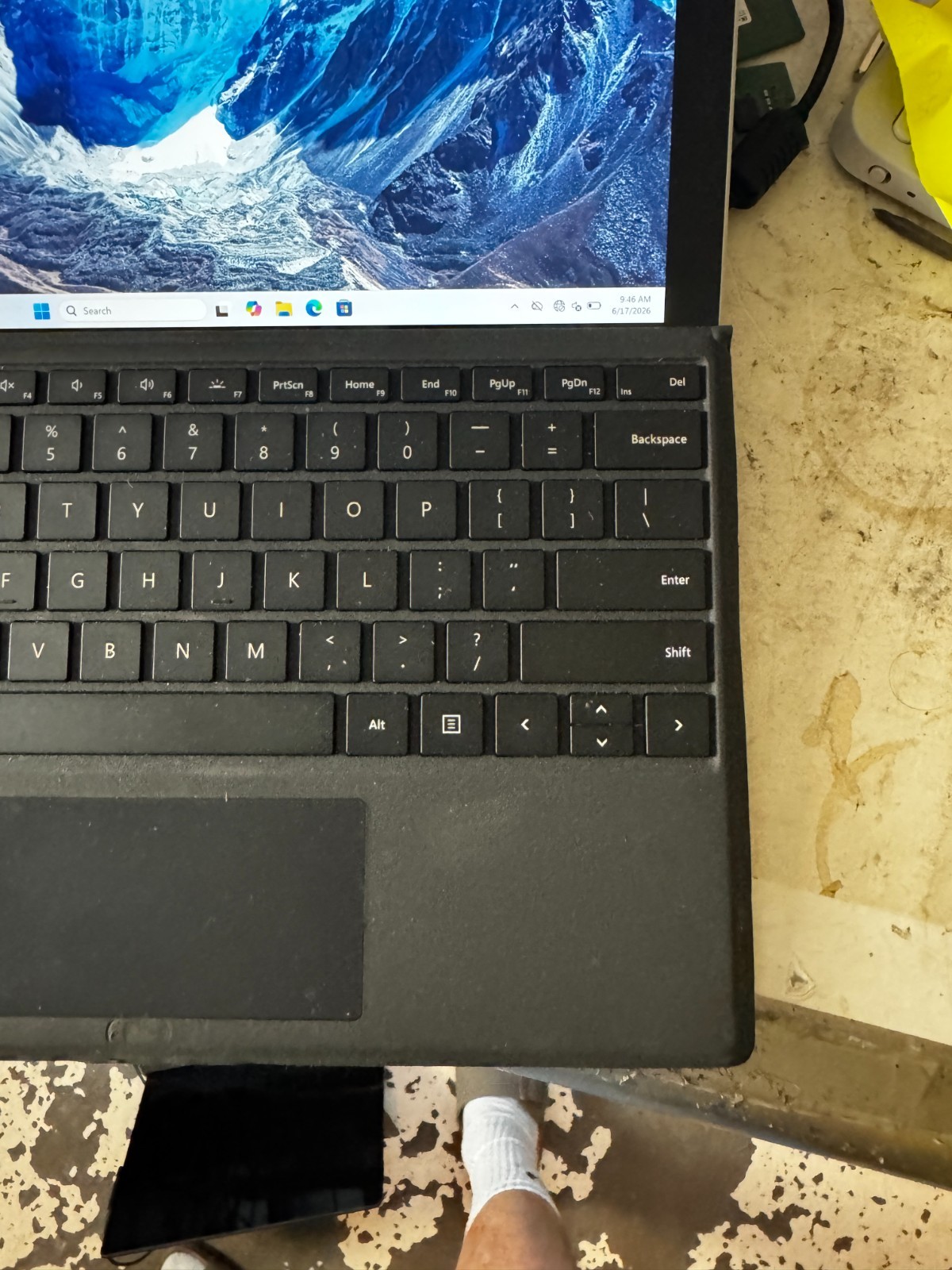Microsoft Surface Pro 7 Core i5-1035G4, 8GB RAM, 120GB SSD Win11 *READ #6379