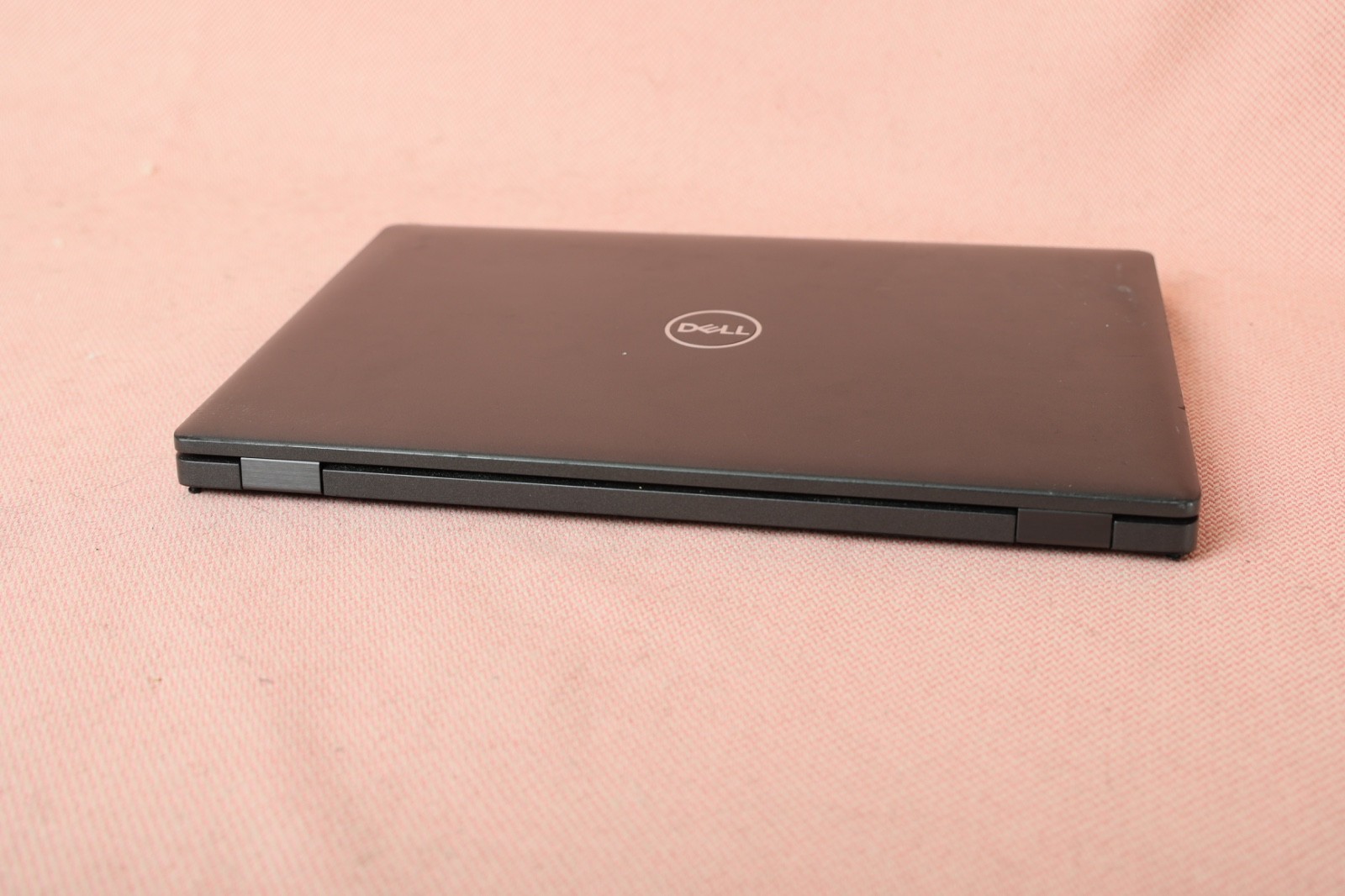 Dell Latitude 5400 14″ 1.6GHz i5-8365U No Ram No SSD Broken Screen