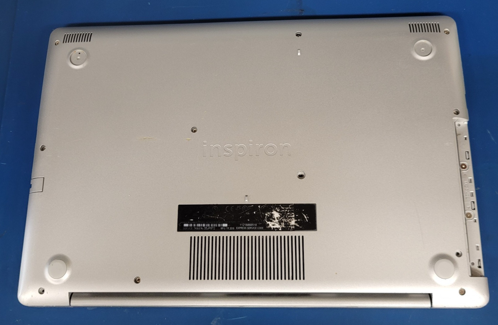 Dell Inspiron 15 5570 15.6″ Core i7-8550u @1.80GHz / 4 GB RAM – NO HDD