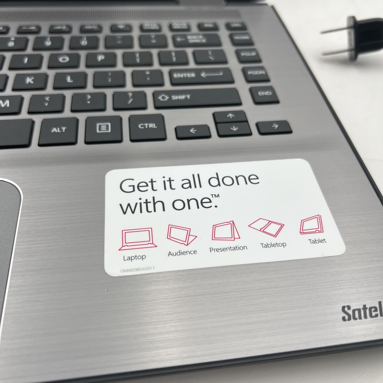 Toshiba Satellite E45W-C4200X 14in. 500GB, 6GB RAM Intel Core i3 5th Gen. 2.1GHz