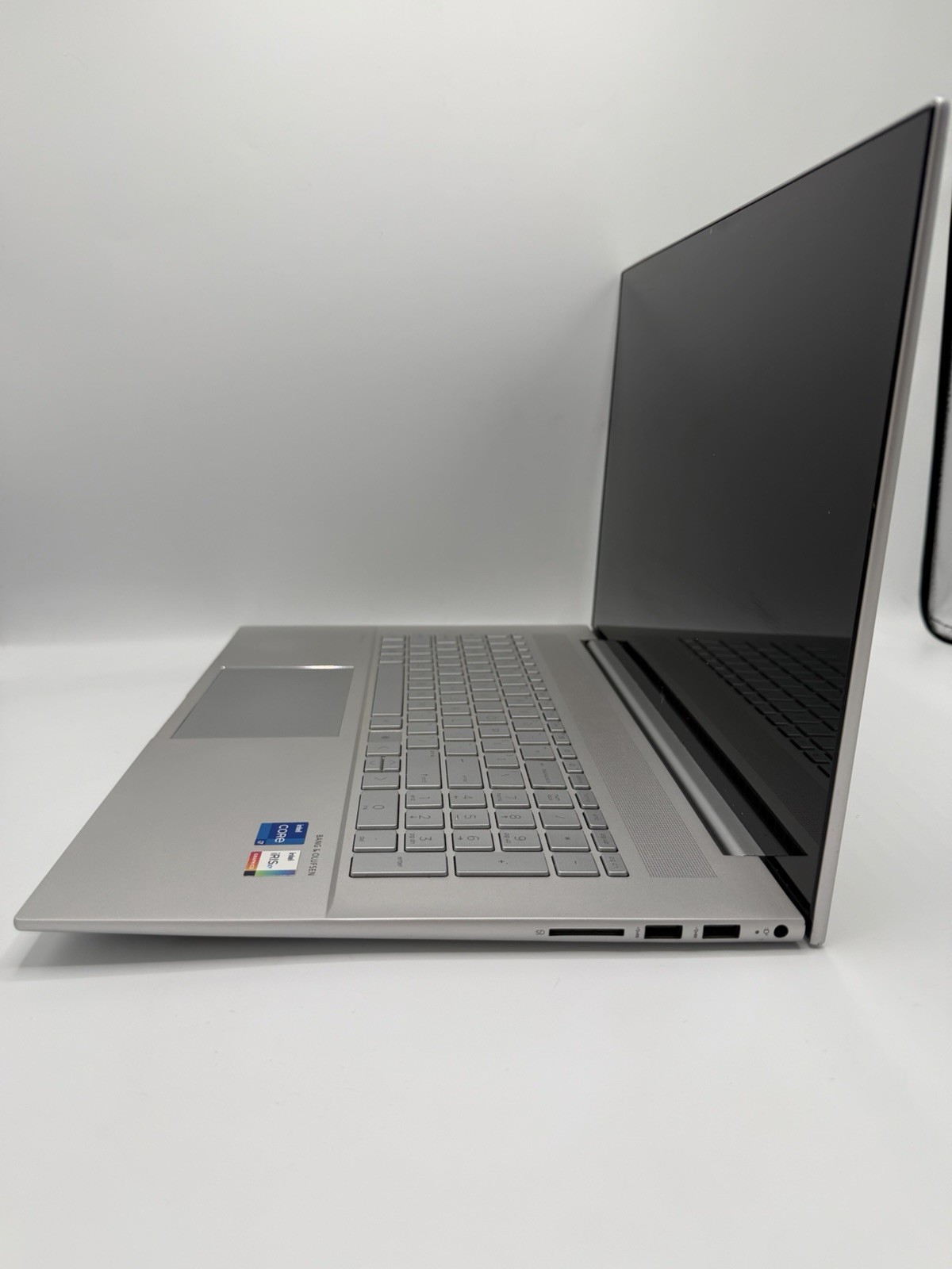 HP Envy 17m-ch0013dx 17.3” Touch i7-1165G7 16GB RAM 512GB SSD Windows 11 Iris Xe