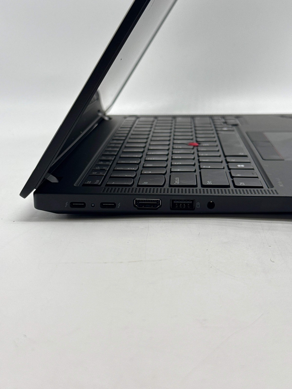Lenovo ThinkPad P14s Gen 5 AMD Ryzen 7 Pro 8840HS 32GB Ram 2TB SSD – Used