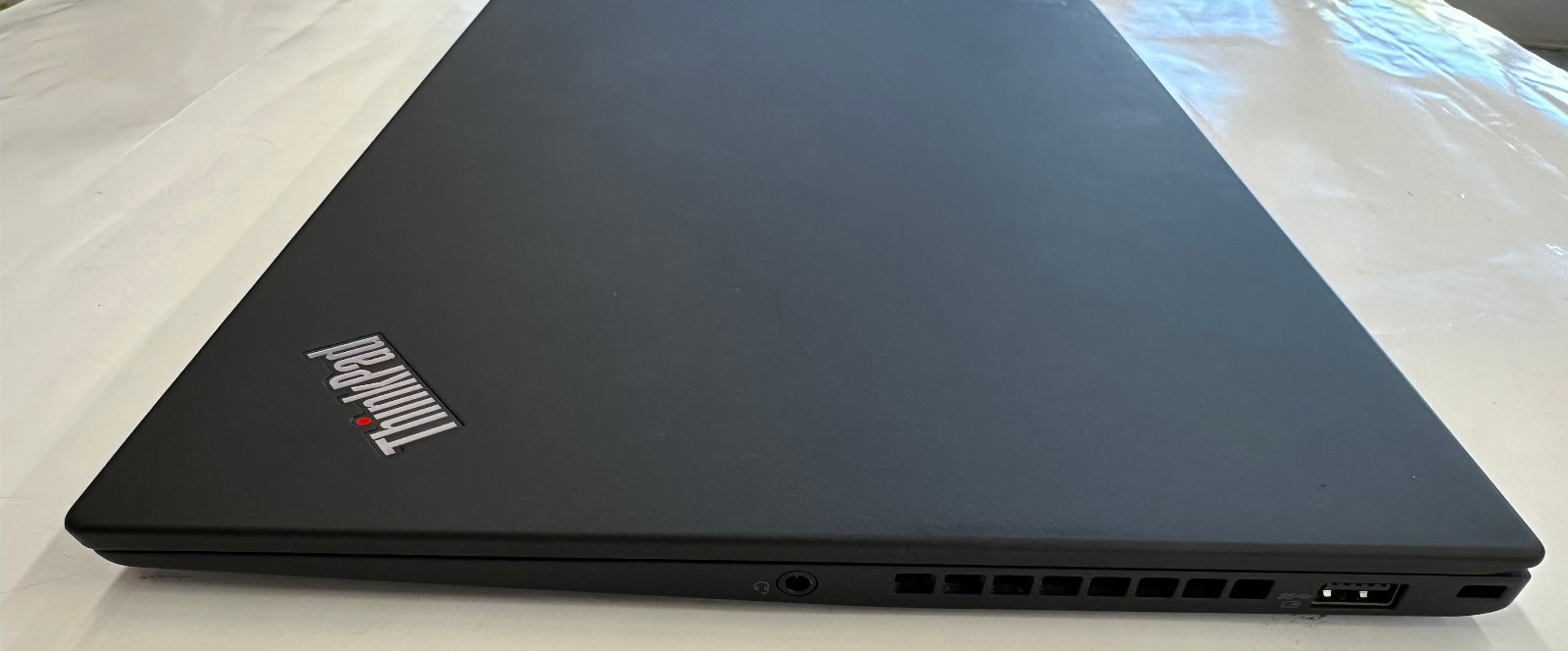 Lenovo 20HRCTO1WW ThinkPad X1 Carbon 5th Gen i7-7600U 16GB 256GB Windows 11 Pro