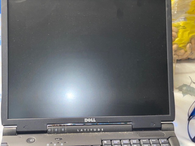 Vintage Dell Latitude C810 Laptop Windows XP DVD/Floppy Serial PORT WORKING