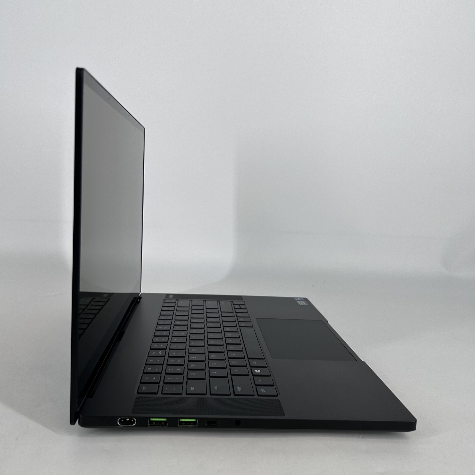 Razer Blade 15 Advanced 4K TOUCH i9-11900H 2.50GHz 32GB 1TB SSD RTX 3080 Good