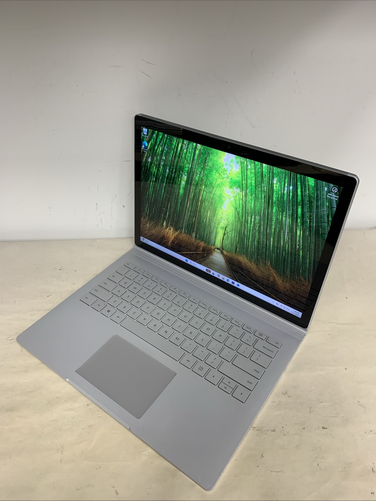 Microsoft Surface Book 2 i5-8350U 8GB RAM 256GB SSD Win11 Pro