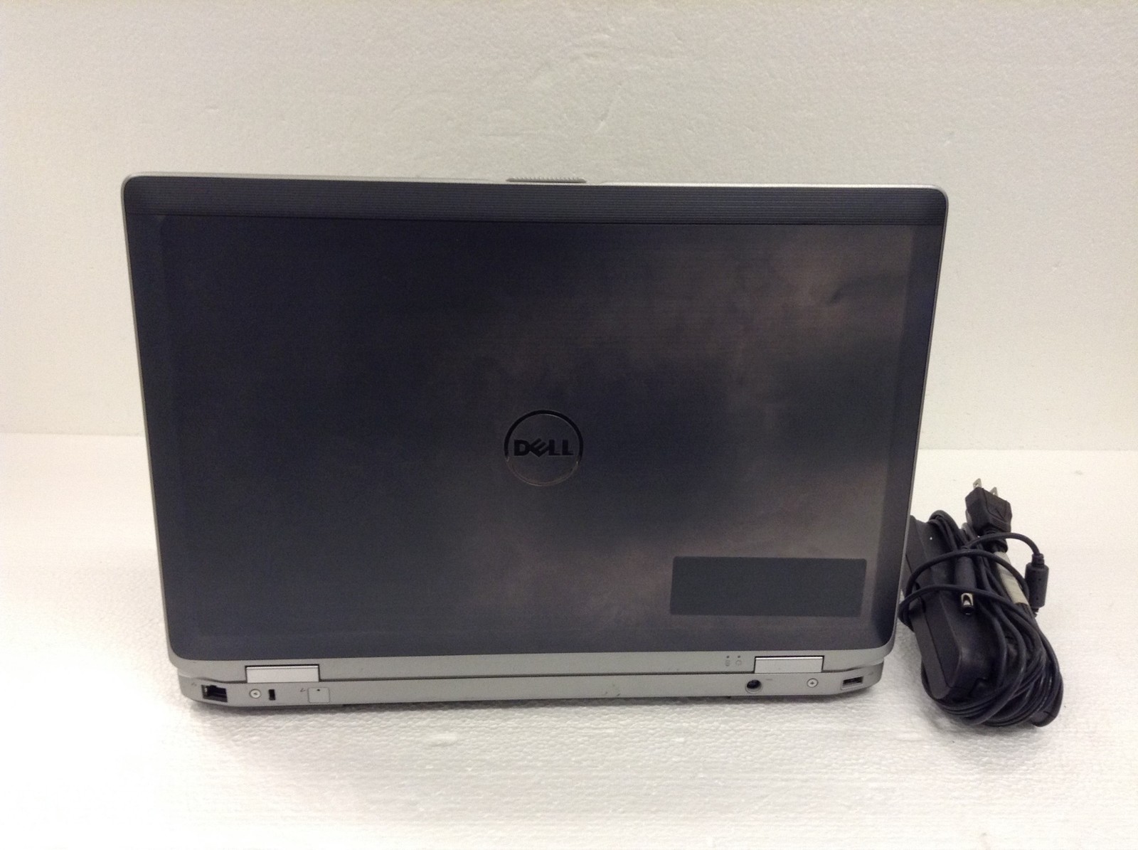 Dell Latitude E6520 i5 2.6GHz Laptop 4GB RAM DVD-RW Ac adapter No HD No Battery