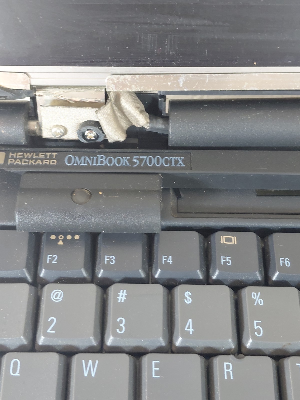 HP Hewlett Packard OmniBook Vintage Laptop Pentium MMX For Parts or Repair