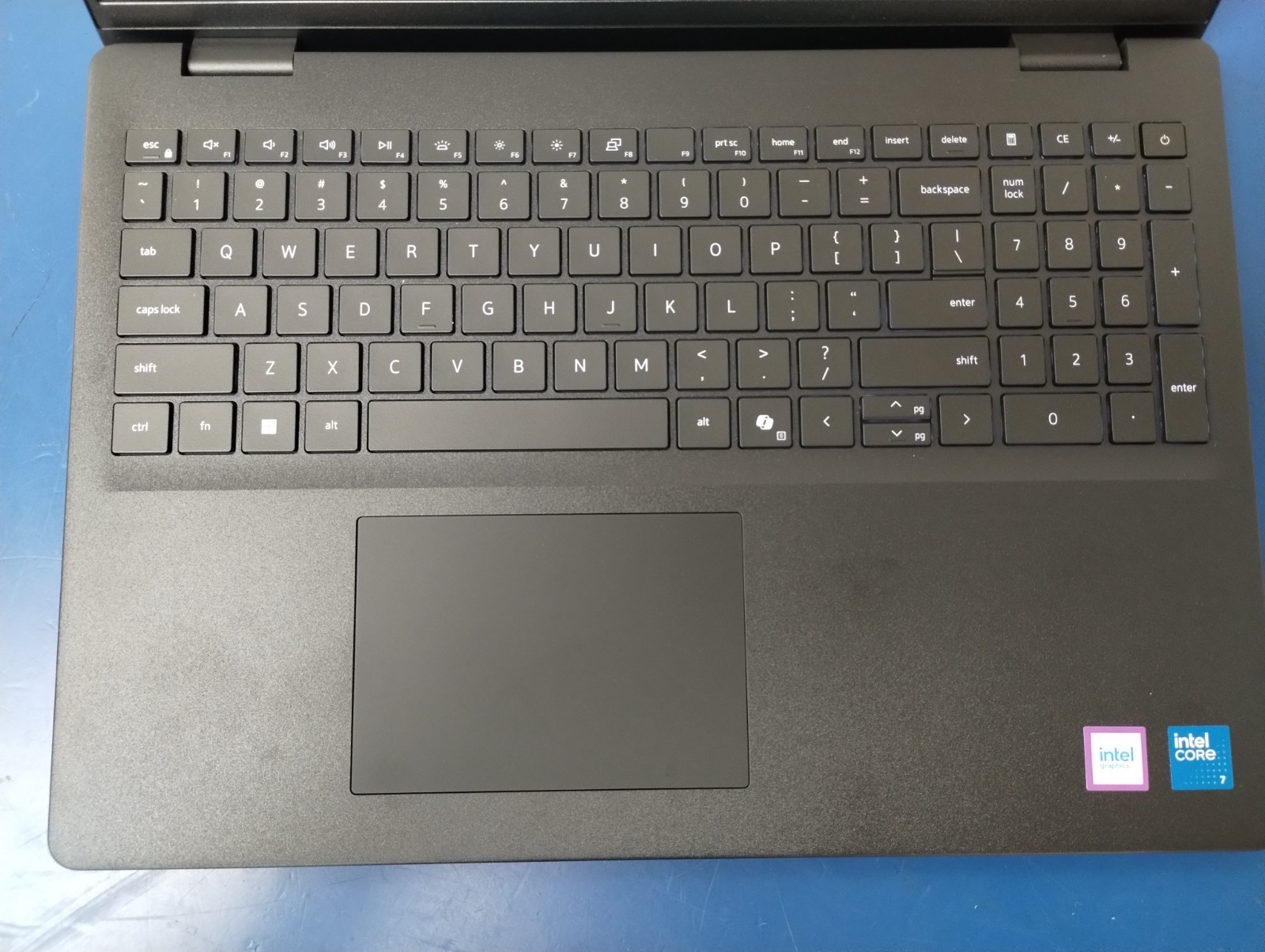 DELL 16 DC16250 MRYT3 Intel Core 7-150U, 1.80 GHz, 16 GB RAM, 1 TB NVMe SSD