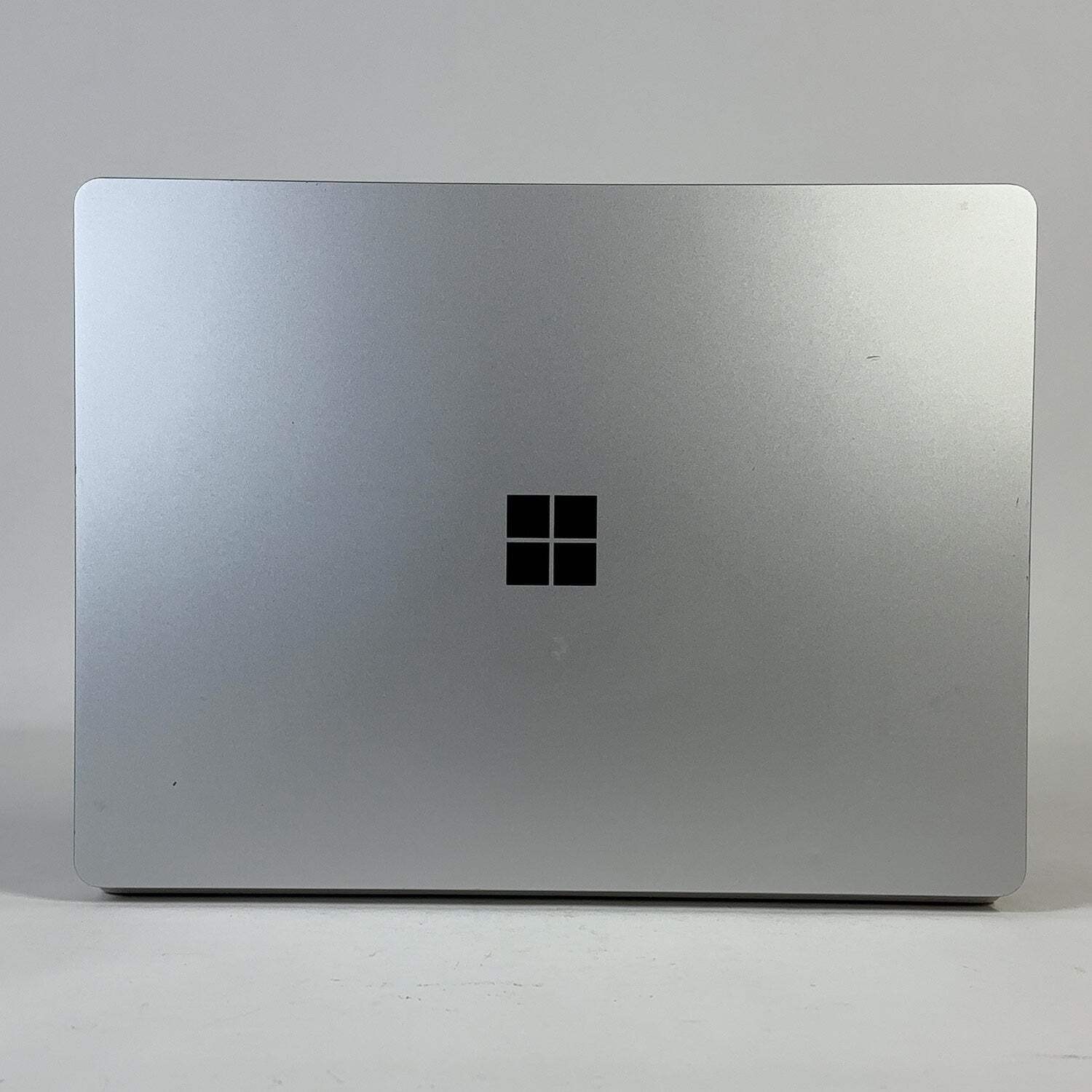 Microsoft Surface Laptop Go 1 1943 12.4″ i5-1035G1 1.0GHz 4GB RAM 64GB SSD