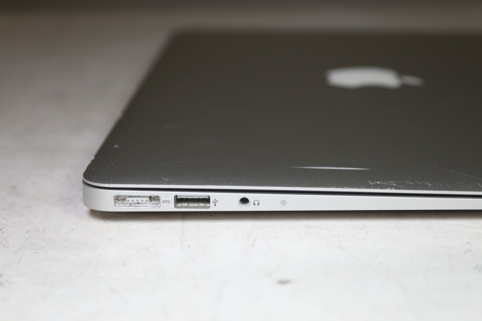 MacBook Air (A1466) Intel(R) Core(TM) i5-3427U CPU @ 1.80GHz-4GB RAM-128GB SSD