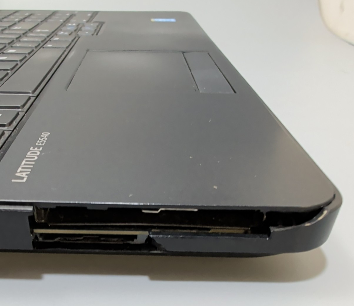 DELL Latitude E5540 15.6″- i5-4300U@1.90GHz/250GB SSD/8GB RAM/Win 11 Pro