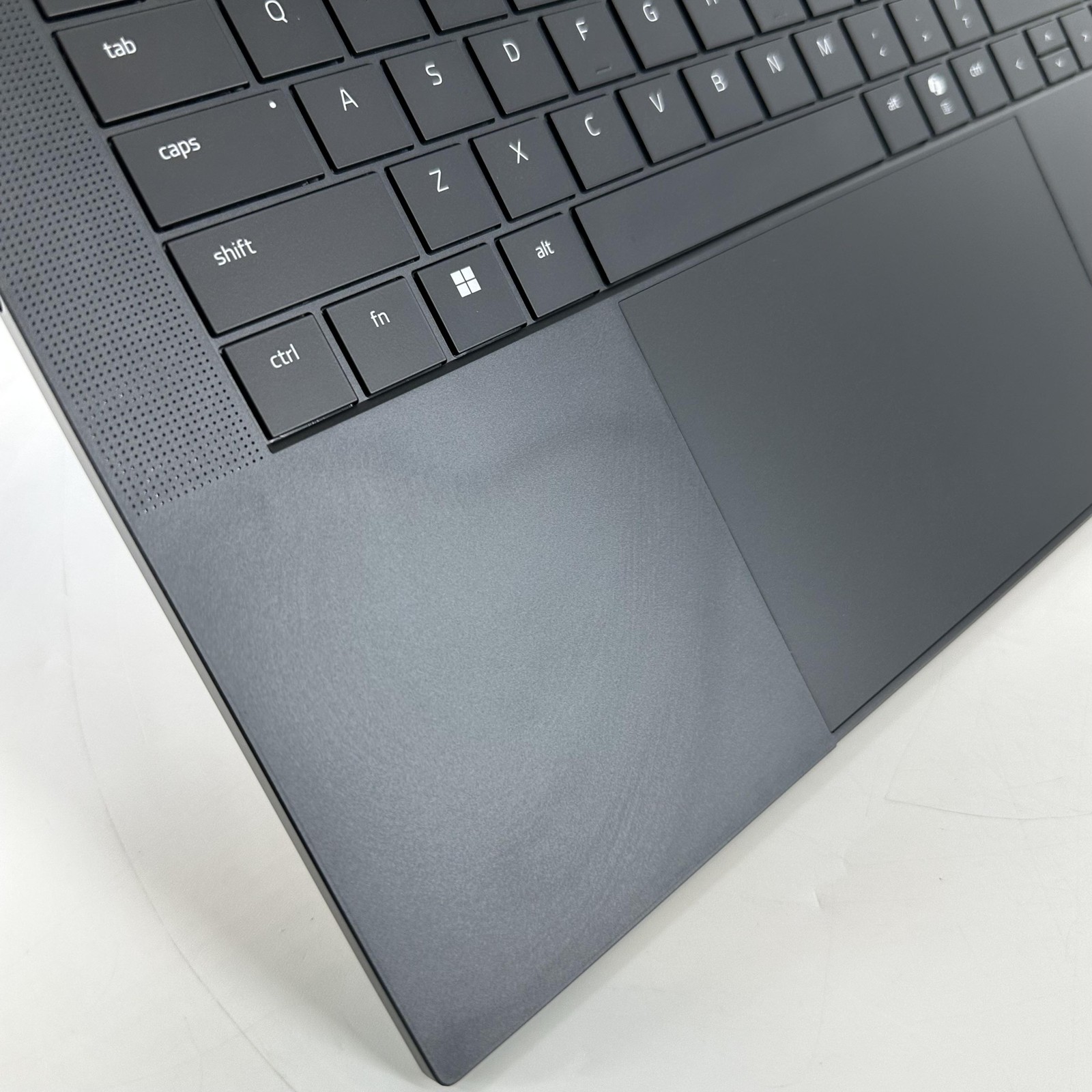 Razer Blade 16 240Hz QHD+ 2.0 GHz Ryzen AI 9 HX 370 64GB 2TB/2TB RTX 5090