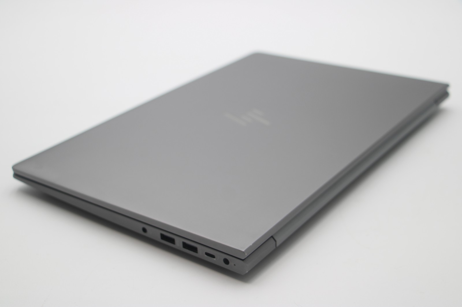 HP ZBook Power 15.6″ G10 *2.4GHz i7-13700H /32GB RAM /1TB SSD /NVIDIA RTX A1000*