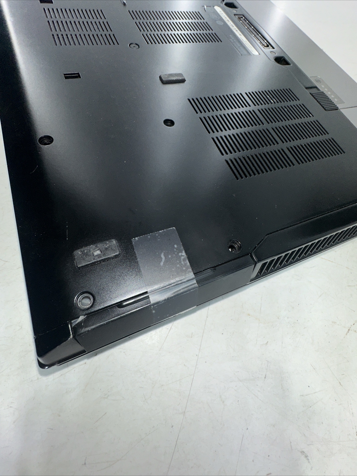 Dell Latitude E6510 15.6″ I5 M540 2.53GHz 4GB DVD WiFi Laptop NO Hard drive