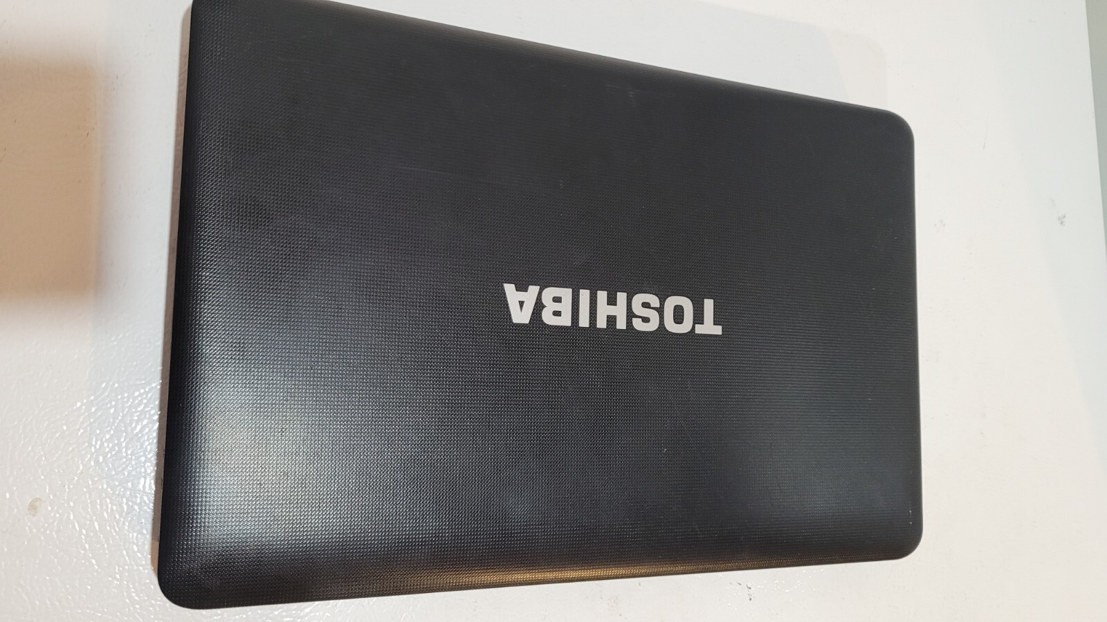 Toshiba Satellite C650D-005 | AMD E-240 1.5GHz| 4GB RAM | 15.6″ | NO HDD | NO AC