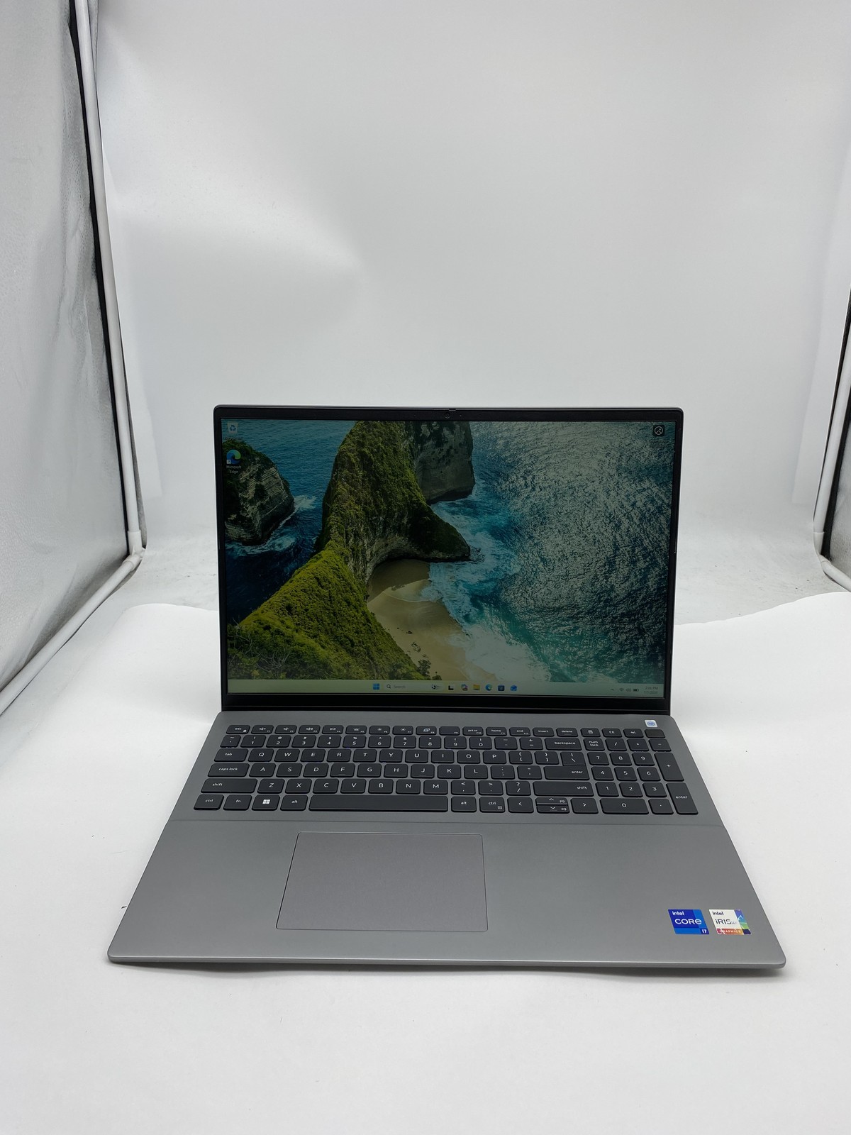 Dell Vostro 16 5630 Laptop Intel Core i7 1360P 2.2GHz 16GB RAM 1TB SSD W11P