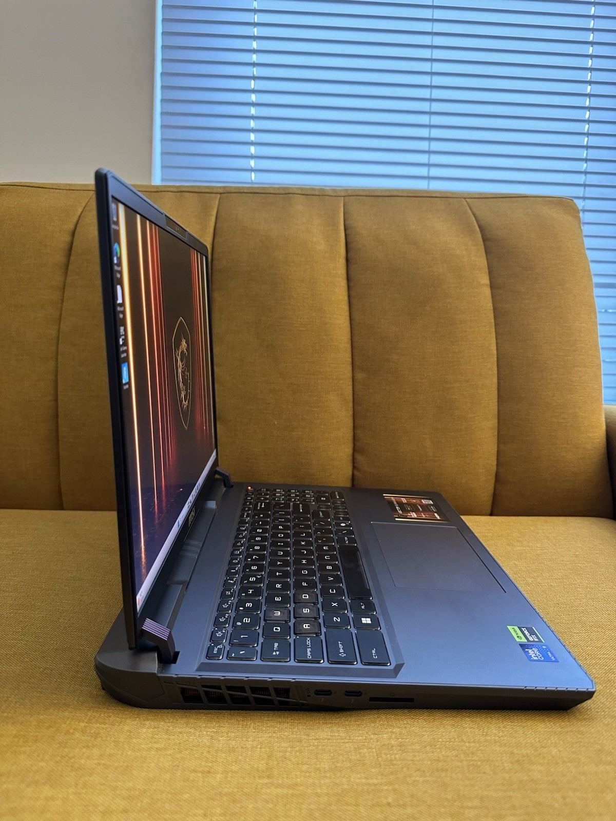 MSI Vector 16 HX AI 16″ (2026) RTX 5070 Core Ultra 9 275HX – 1TB SSD Barely Used