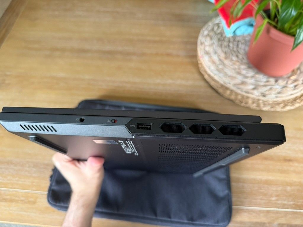 Lenovo Legion Pro 7 16 RTX 4090 i9-13900HX 64GB RAM 5TB SSD Warranty – Excellent