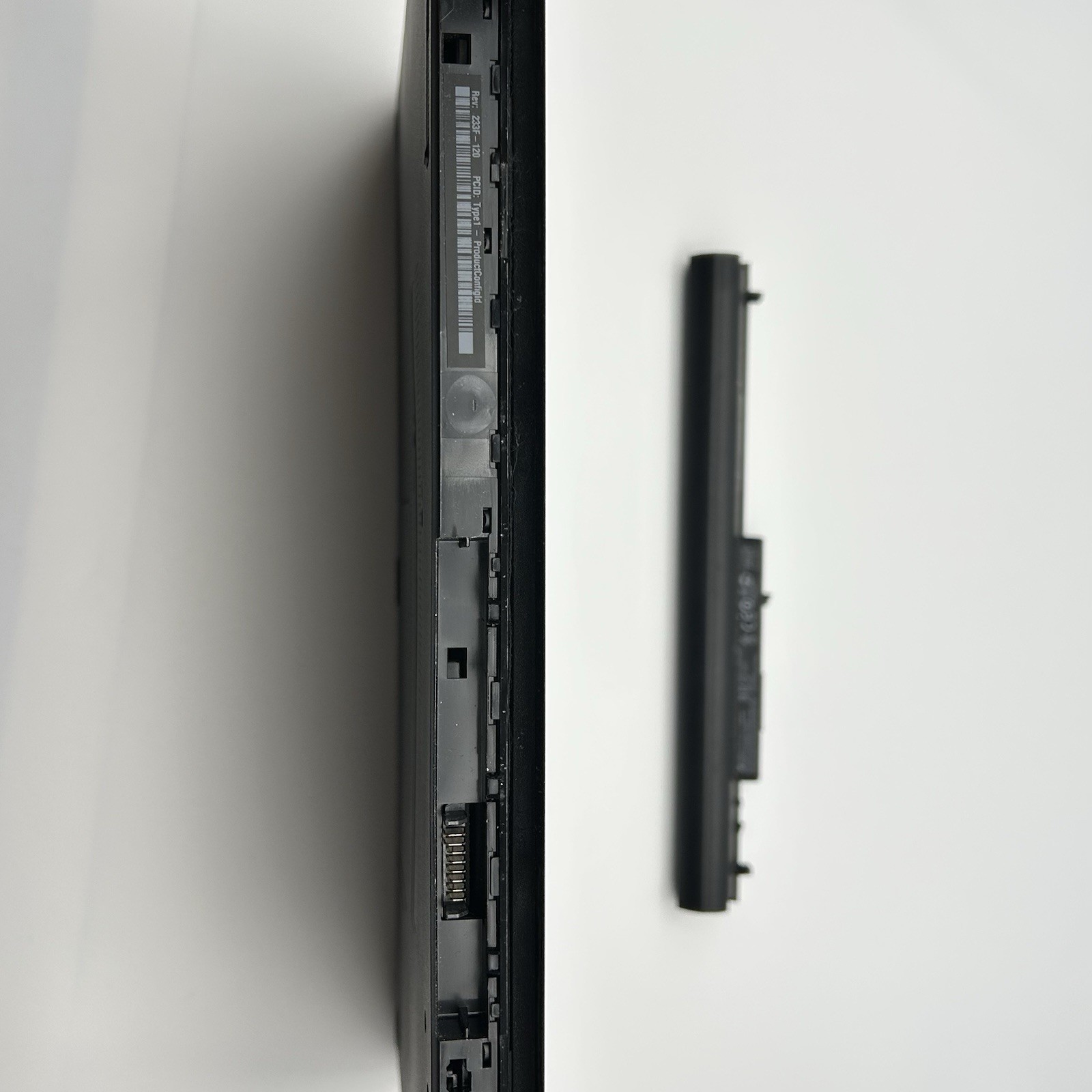 HP Notebook 15-f211wm Black 15.6″ Touchscreen Built-in Webcam Laptop – FOR PARTS