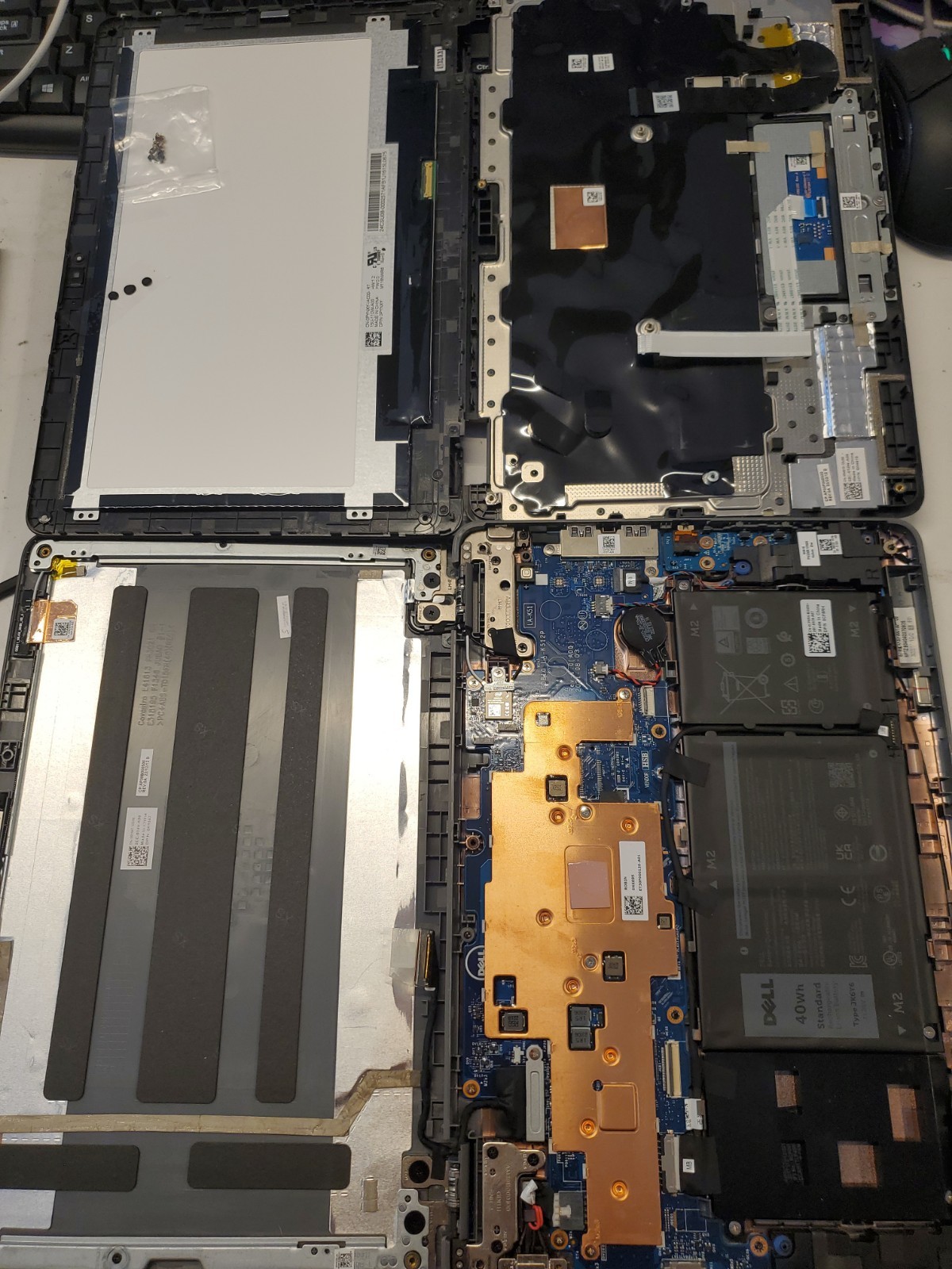 Dell Latitude 3120 11.6″ P32T001 – Damaged Lcd, NO Boot, NO Backlight