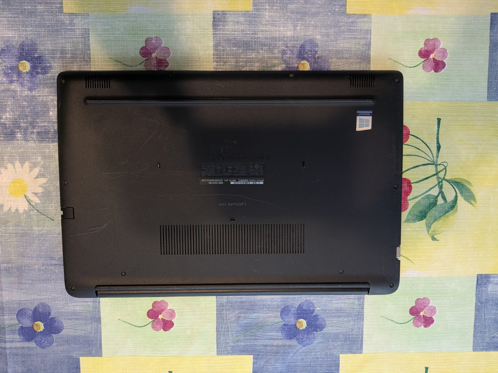 Dell Latitude 3500 (Core i5-8265U 1.60GHz, 16GB Memory, 256GB SSD, Windows 11)