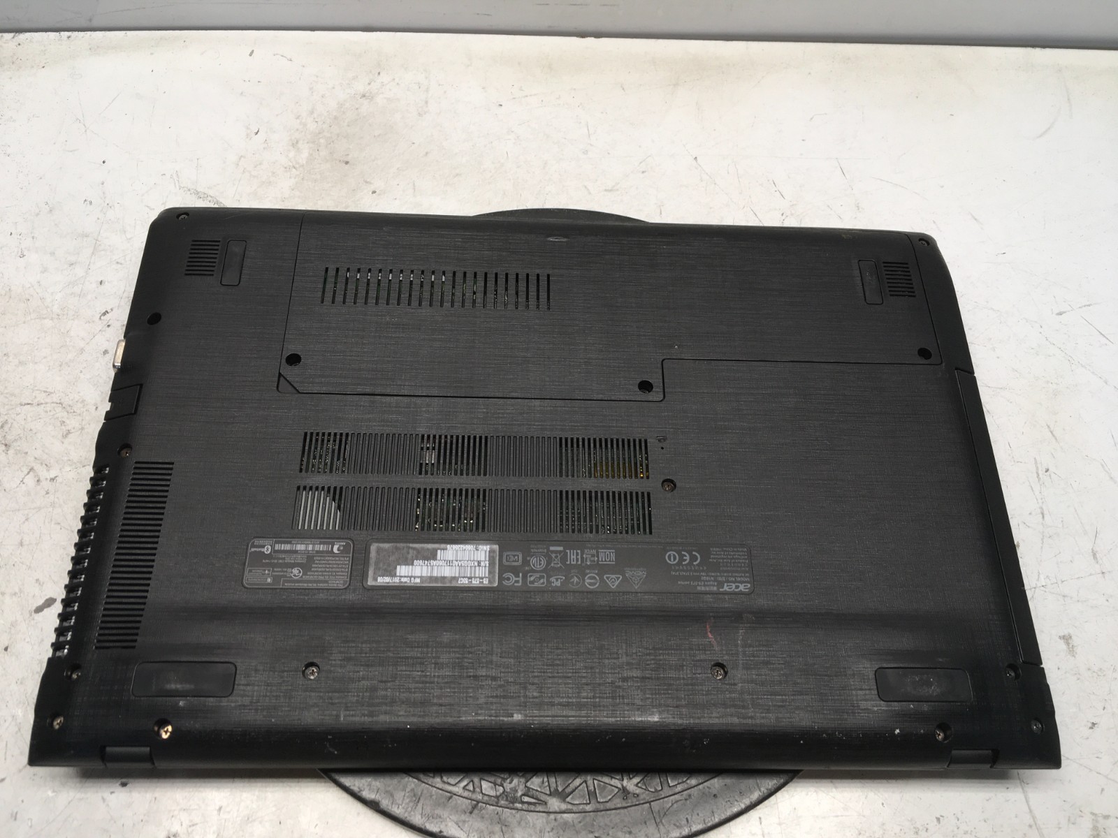 Acer Aspire E5-575 Intel i5-7200U 2.5GHz 4 GB NO HDD
