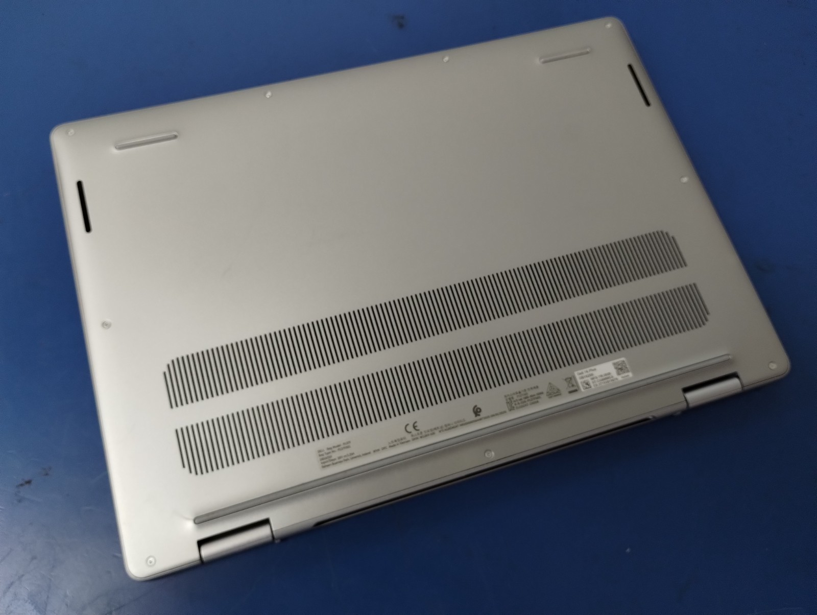 DELL 16 DB16250 VPVXG, Intel Core Ultra 9 288V, 3.30 GHz, 32 GB RAM, 1 TB NVMe