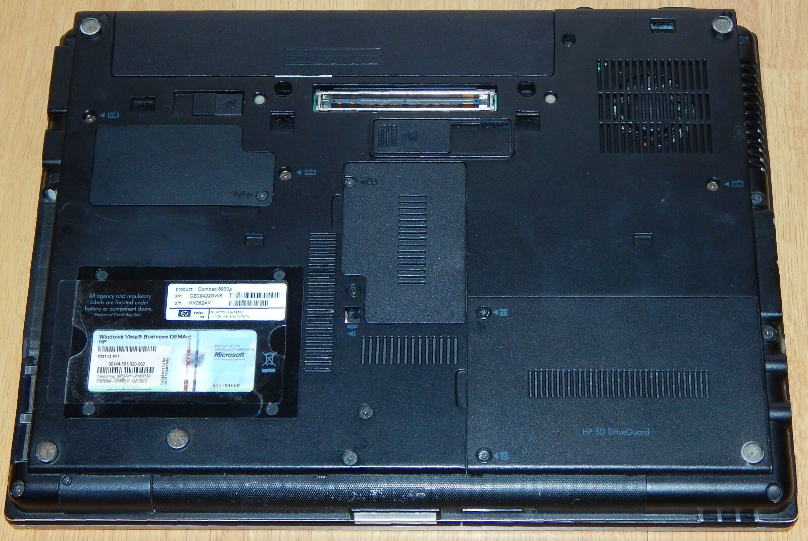14,1″ Laptop Notebook HP EliteBook 6930p 2x 2,4 GHz P8600 250GB 2GB Win XP WLAN