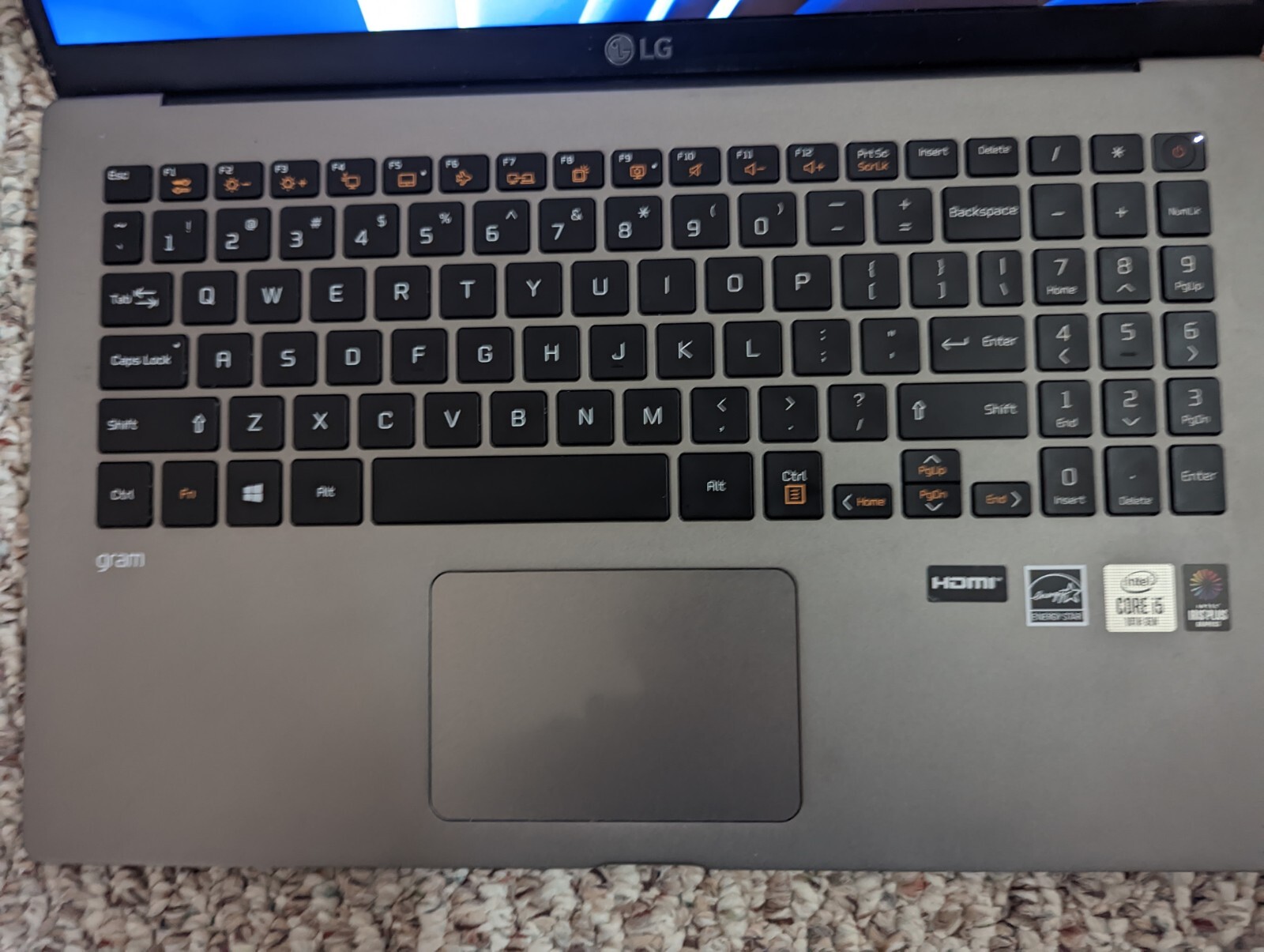 LG gram 15.6″ (256GB SSD, Intel Core i5 10th Gen., 3.70 GHz, 8GB) Laptop -Silver