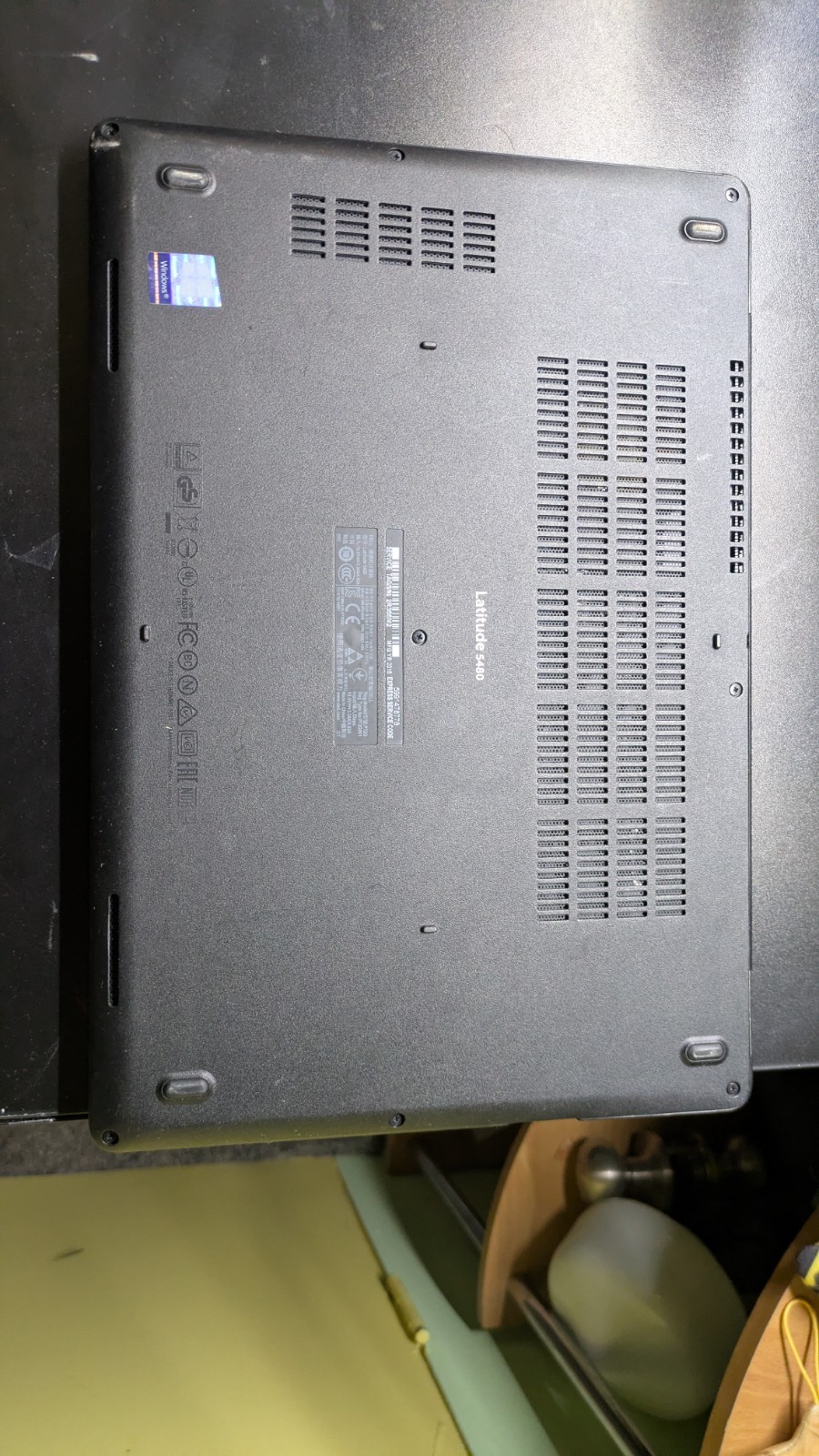 Dell Latitude 5480 14″ i5-6440HQ – 8GB RAM – 500GB HDD NO OS/AC